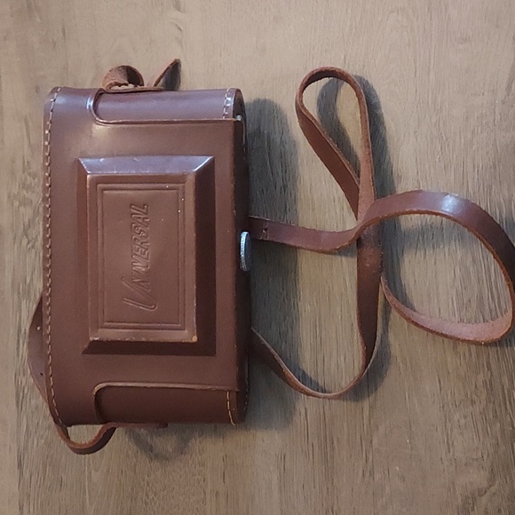 Rare vintage 1940s Universal Roamer II 620 film camera w leather case USA made - Picture 8 of 9